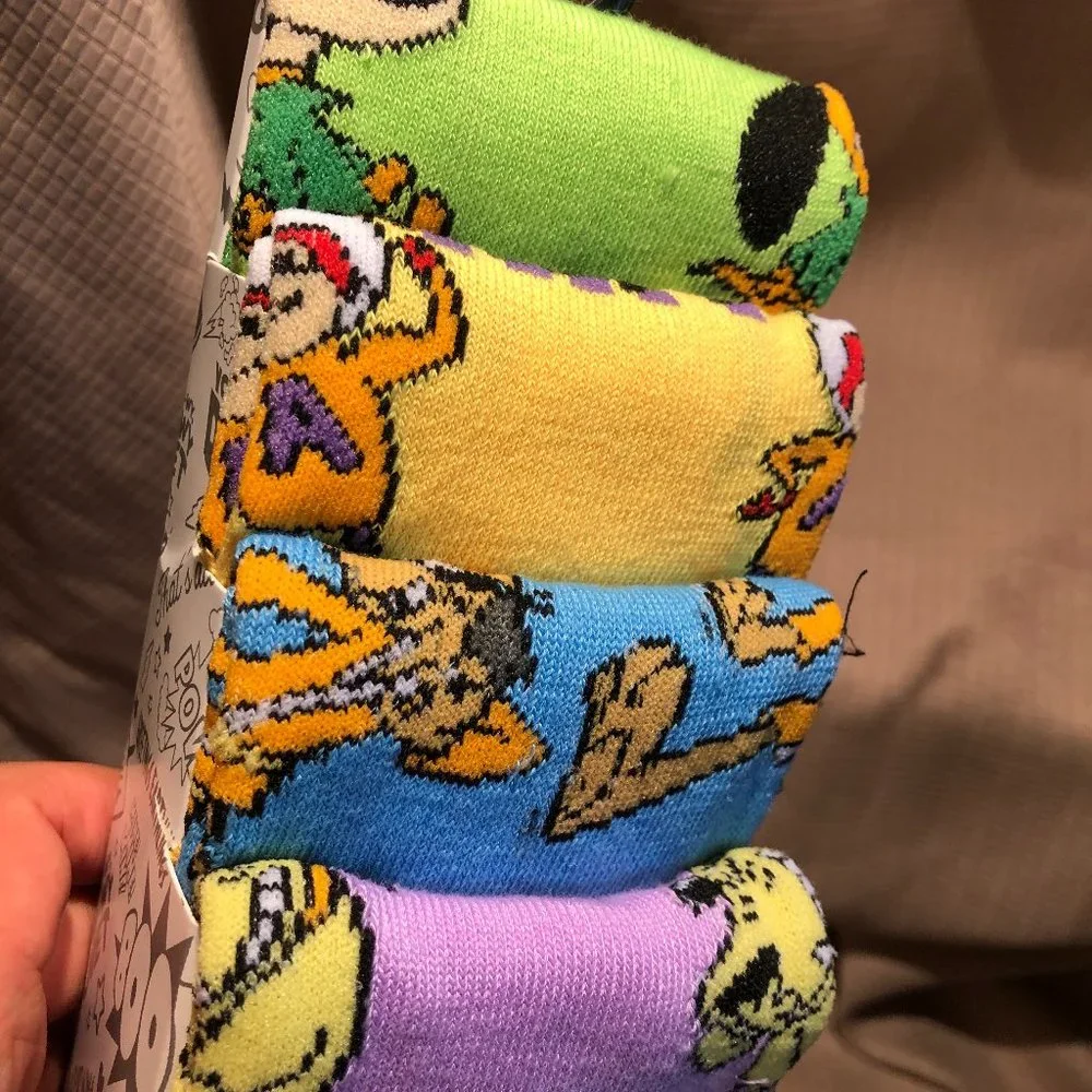 Bioworld set of men SIX Hanna-Barbera  socks